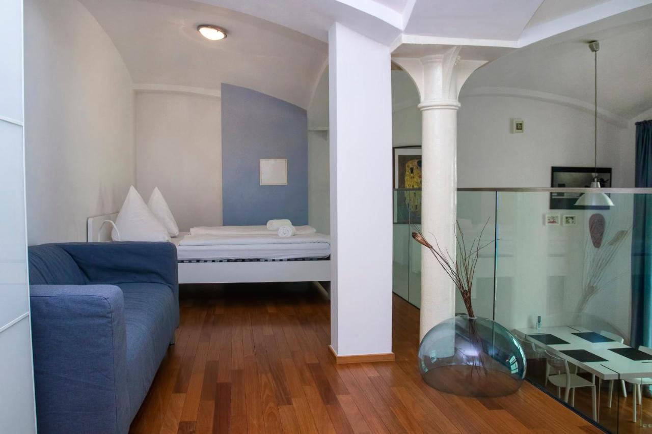 Modern Apartment With Terrace And Air Conditioning 布拉格 外观 照片