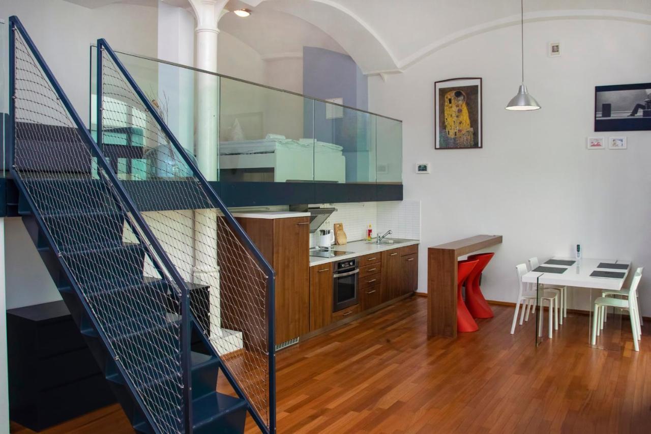 Modern Apartment With Terrace And Air Conditioning 布拉格 外观 照片